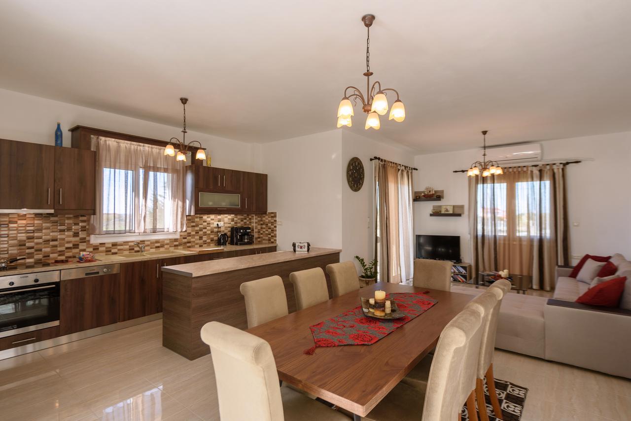 Elpidis Villa Кокинос Пиргос Екстериор снимка