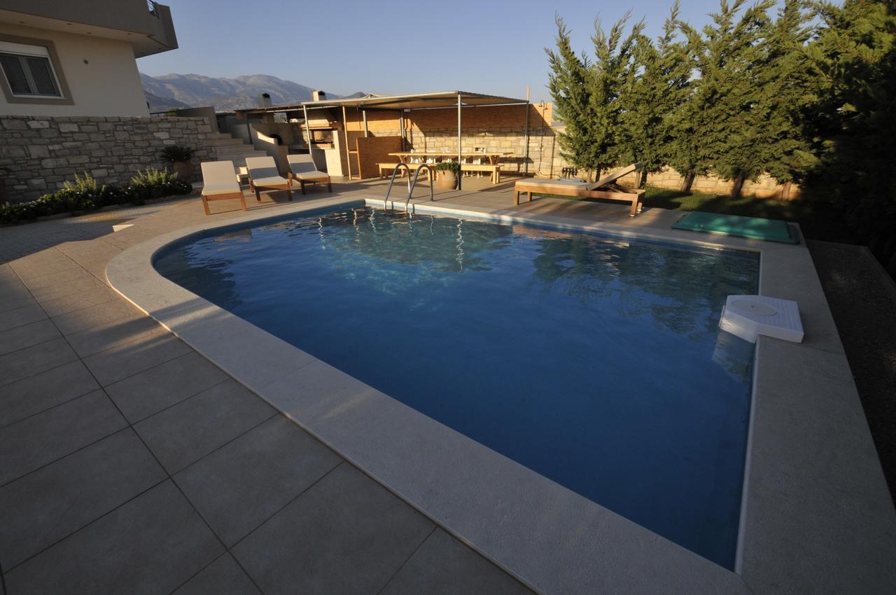 Elpidis Villa Кокинос Пиргос Екстериор снимка